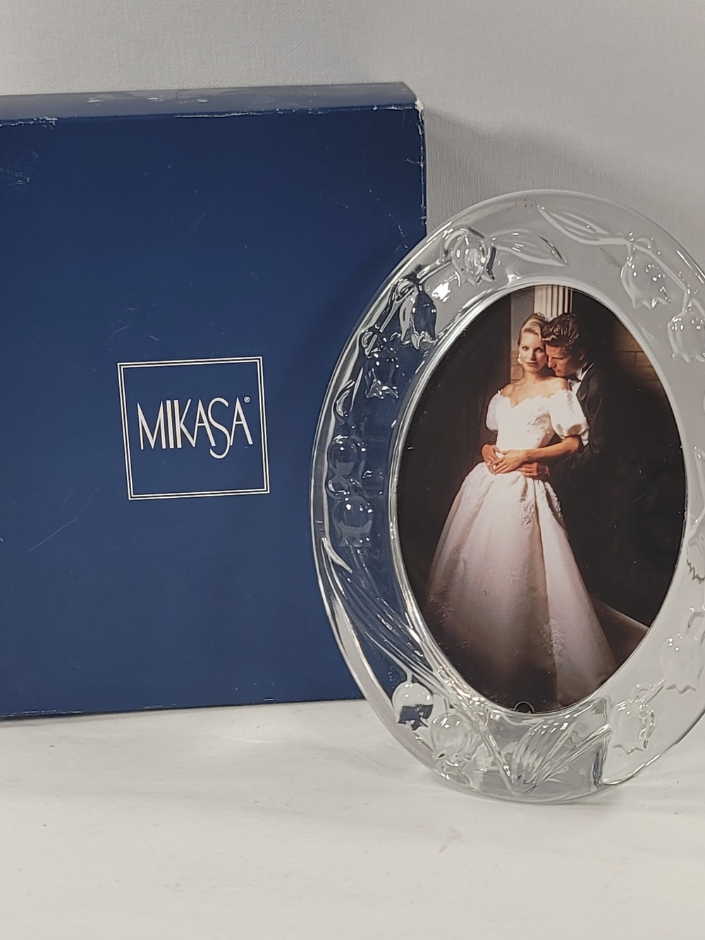 Mikasa Bridal Lily Over Glass Frame Made in Japan QQ320/576